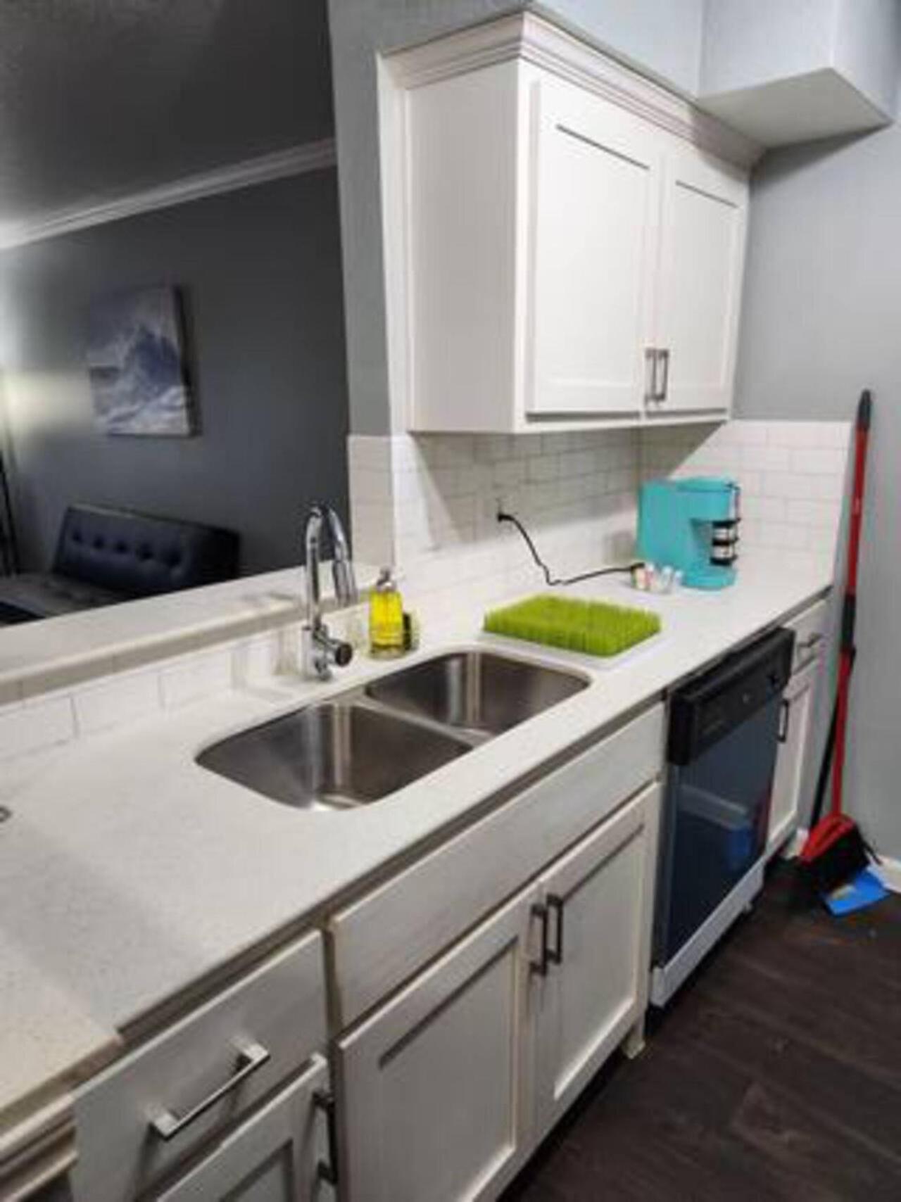 Blue Shark *B501* @ Medical Center 1Br Modern King Apartment With Private Patio 休斯敦 外观 照片